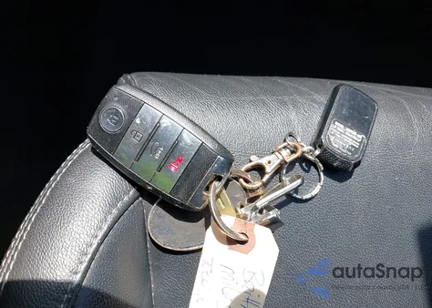 2018 Kia Sportage Ex z USA, uszkodzony, nr VIN KNDPNCAC9J7400836